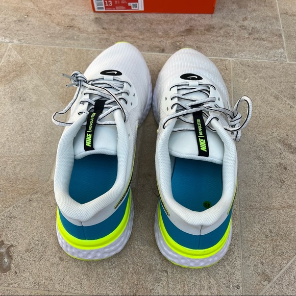 NWT Nike Revolution 5 EXT - Picture 5 of 11